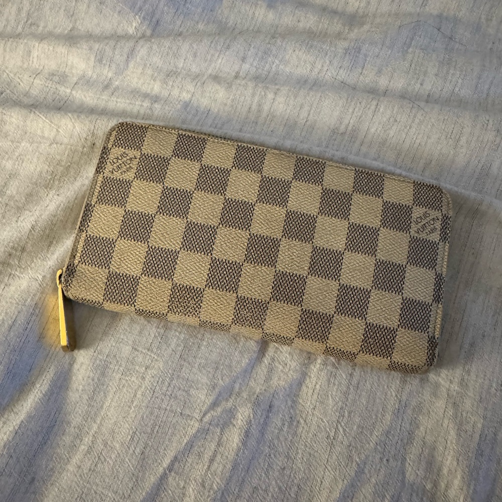 Louis Vuitton Damier Azu Zippy Wallet